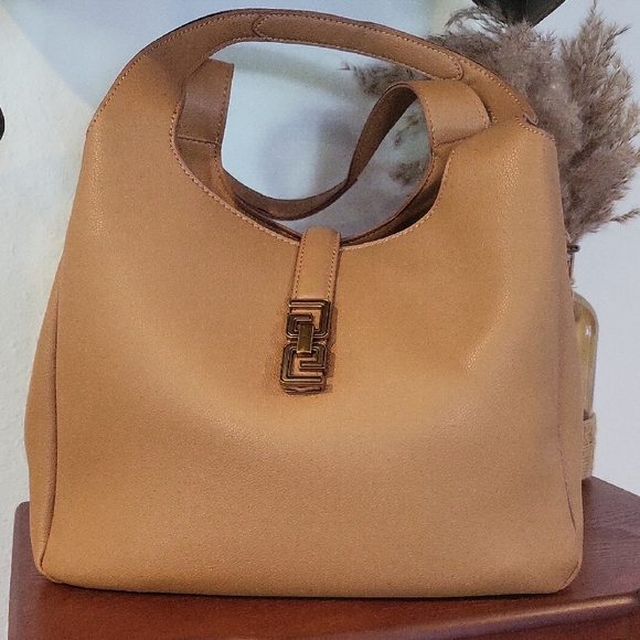 NWOT Aldo Camel Shoulder Bag with Gold Detail - Picture 1 of 15